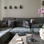 Dekokissen / Zierkissen / Designkissen Set "Cosma, Gear & Xenia" auf anthrazit-farbenem Sofa im Ambiente